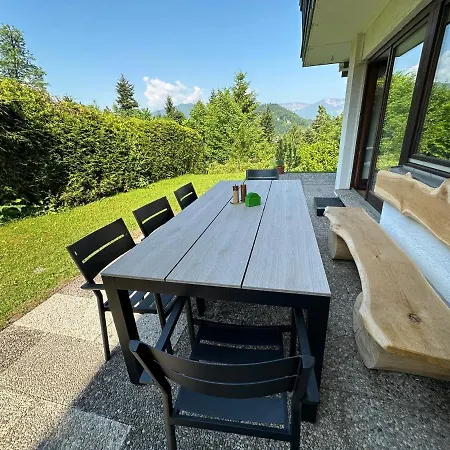 Zeitlos Mit Bergblick